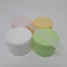 Plastic jars for transporting and storing cream textures (4 pcs + spatula)
