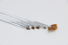 A set of brushes for drawing 5 pcs, white