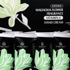 Cremă hidratantă pentru mâini cu vitamina E, Global Fashion, cu parfum de floare de magnolie, 30 g Cremă hidratantă pentru mâini cu vitamina E, Global Fashion, cu parfum de floare de magnolie, 30 g