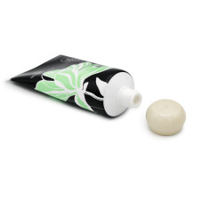 Cremă hidratantă pentru mâini cu vitamina E, Global Fashion, cu parfum de floare de magnolie, 30 g Cremă hidratantă pentru mâini cu vitamina E, Global Fashion, cu parfum de floare de magnolie, 30 g