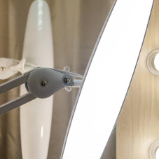Shadowless table lamp SP-19, 24W white, on a clamp