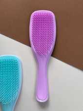 Hair detangling comb, anti-static, soft, lilac in colour